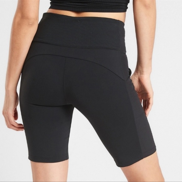 Athleta Excursion Hybrid 9" Black Biker Shorts XS - Picture 2 of 9
